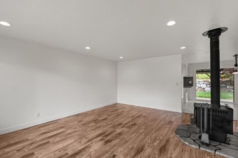 Tiny photo for 198 Hessar Street, Grants Pass, OR 97527 (MLS # 220219448)