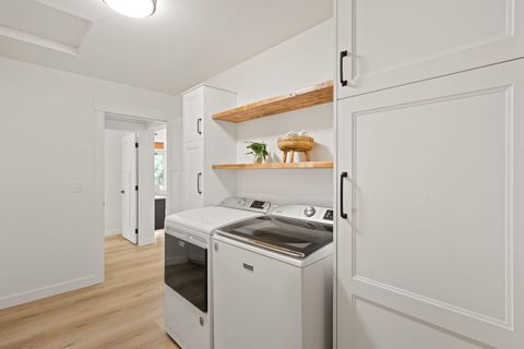 Tiny photo for 15955 Mountain View Lane, La Pine, OR 97739 (MLS # 220205985)