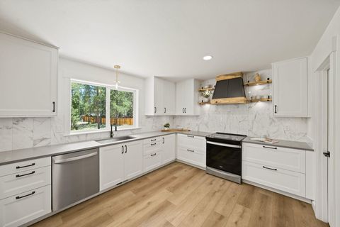 Tiny photo for 15955 Mountain View Lane, La Pine, OR 97739 (MLS # 220205985)