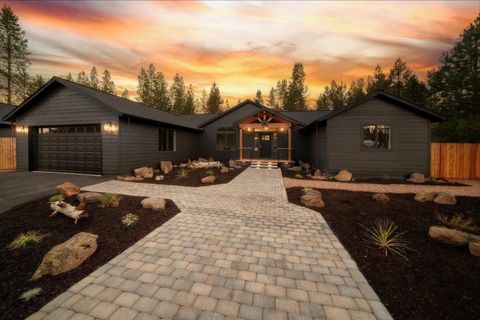 Photo of 15955 Mountain View Lane, La Pine, OR 97739 (MLS # 220205985)
