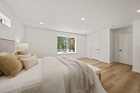 Tiny photo for 15955 Mountain View Lane, La Pine, OR 97739 (MLS # 220205985)