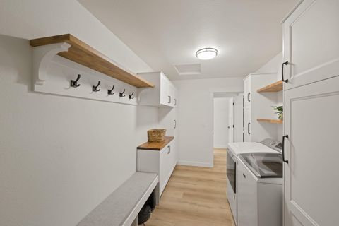 Tiny photo for 15955 Mountain View Lane, La Pine, OR 97739 (MLS # 220205985)