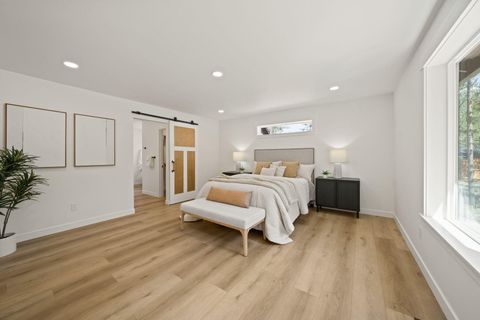 Tiny photo for 15955 Mountain View Lane, La Pine, OR 97739 (MLS # 220205985)