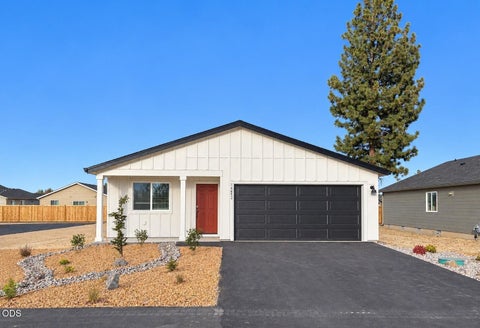 Photo of 16652 Memorial Lane LN, La Pine, OR 97739 (MLS # 220227745)