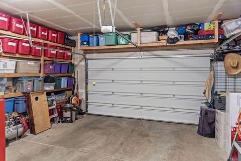 Tiny photo for 936 E Black Butte Avenue, Sisters, OR 97759 (MLS # 220214029)