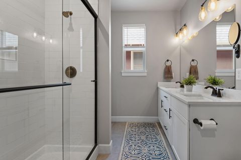 Tiny photo for 936 E Black Butte Avenue, Sisters, OR 97759 (MLS # 220214029)