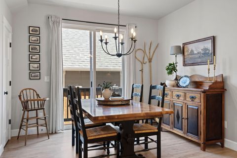 Tiny photo for 936 E Black Butte Avenue, Sisters, OR 97759 (MLS # 220214029)