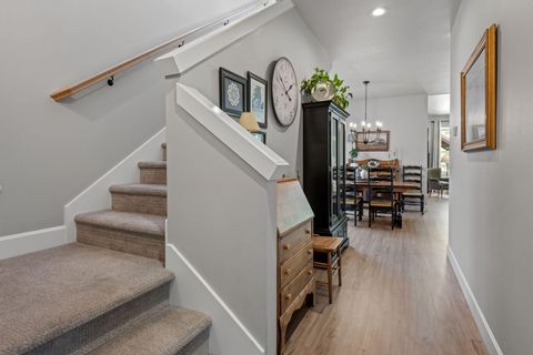 Tiny photo for 936 E Black Butte Avenue, Sisters, OR 97759 (MLS # 220214029)