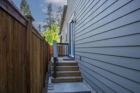 Tiny photo for 936 E Black Butte Avenue, Sisters, OR 97759 (MLS # 220214029)