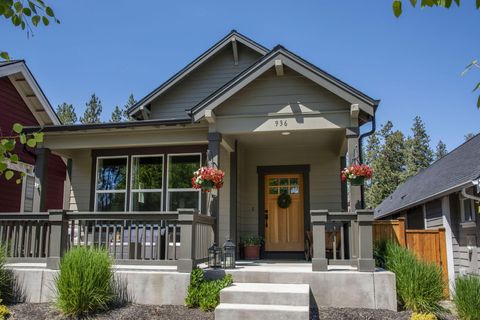 Tiny photo for 936 E Black Butte Avenue, Sisters, OR 97759 (MLS # 220214029)