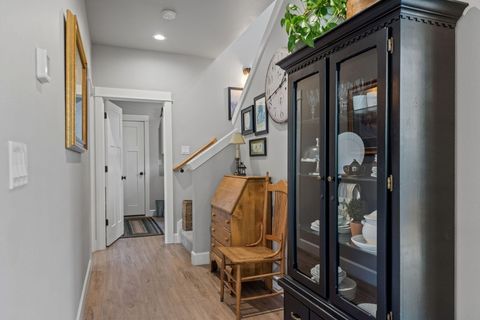 Tiny photo for 936 E Black Butte Avenue, Sisters, OR 97759 (MLS # 220214029)