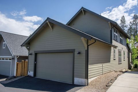 Tiny photo for 936 E Black Butte Avenue, Sisters, OR 97759 (MLS # 220214029)