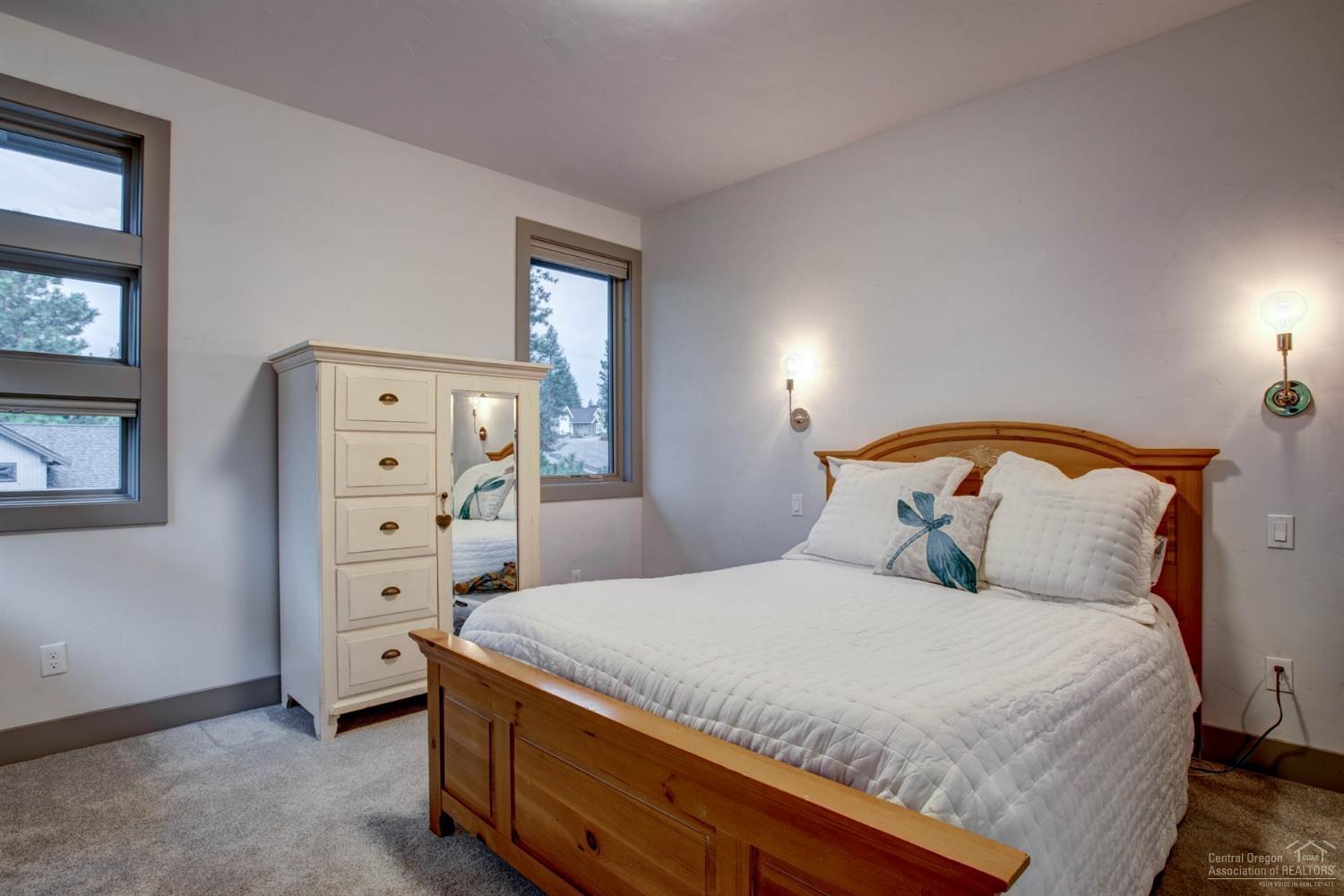 Three Pines - Residential