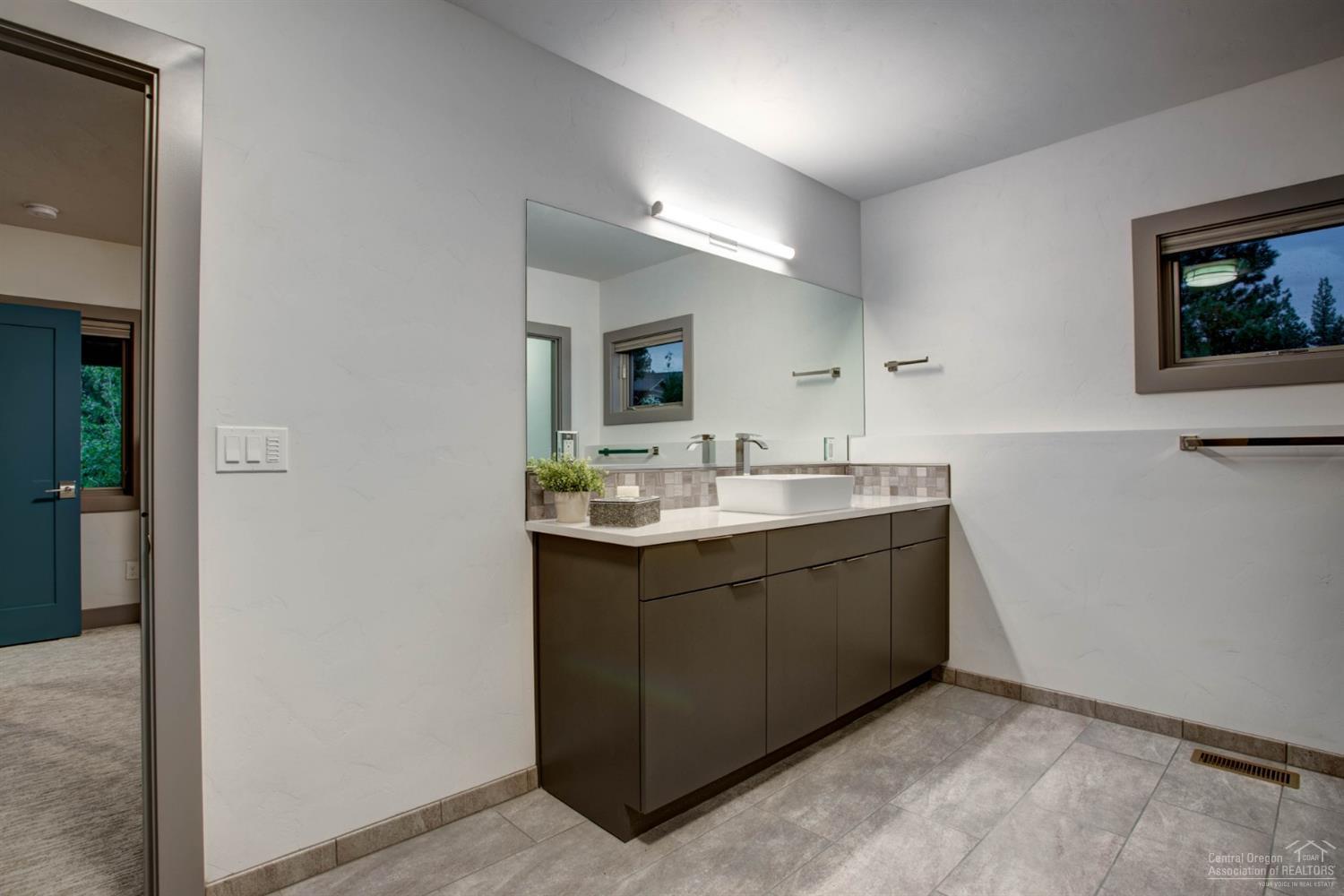 Three Pines - Residential