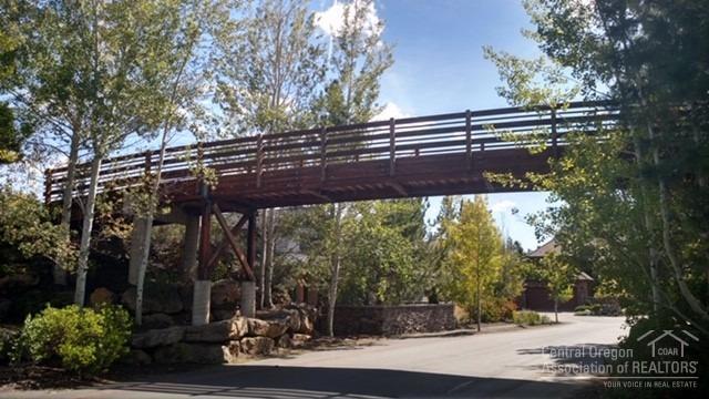 Three Pines - Residential