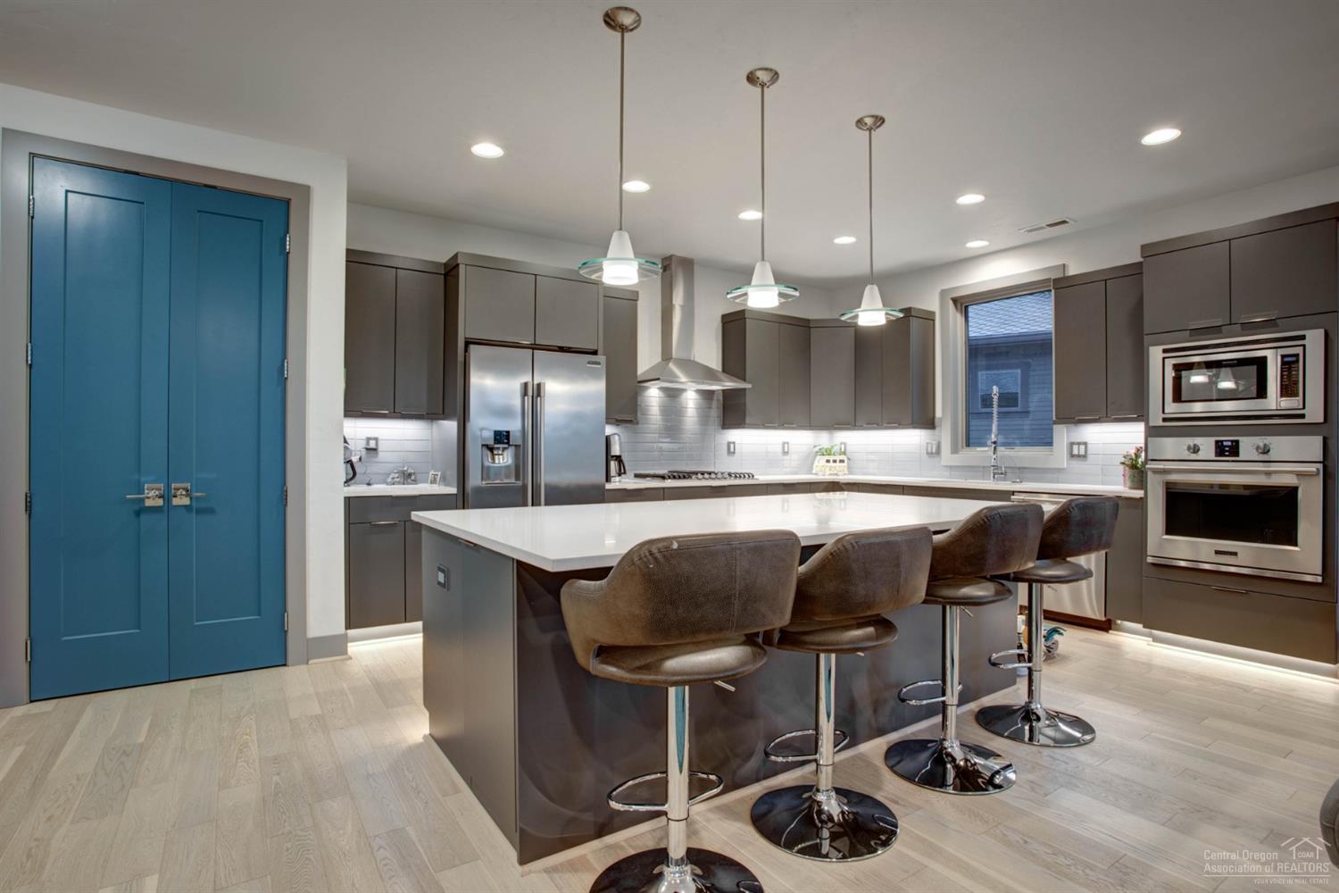 Three Pines - Residential