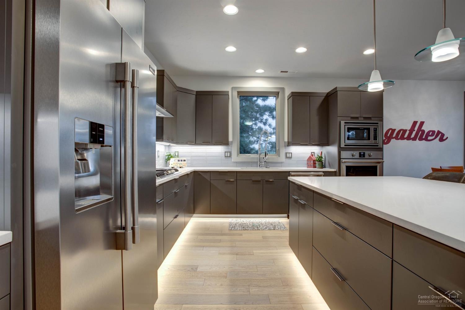 Three Pines - Residential