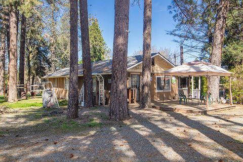 Photo of 577 Galice Road, Merlin, OR 97532 (MLS # 220213125)