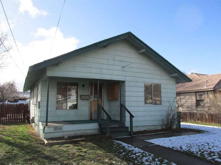 Take A Look At This 2 Bedroom Not Far From Downtown. It Has A Fenced Yard, Deck, Porch And 2 Storage Sheds. This Is A Fannie Mae Homepath Property.Seller Has Requested That All Offers Are Made Directly On Homepath.Com Web Site. Only Realtors Can Submit Offers. All Information Contained In This Mls Data Sheet Was Gathered From Public Sources. The Buyer Is To Be Solely Responsible For Determining The Accuracy Before Relying On This Information