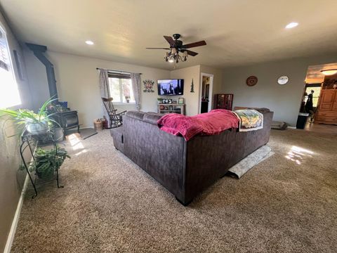 Tiny photo for 51332 Preble Way, La Pine, OR 97739 (MLS # 220189211)