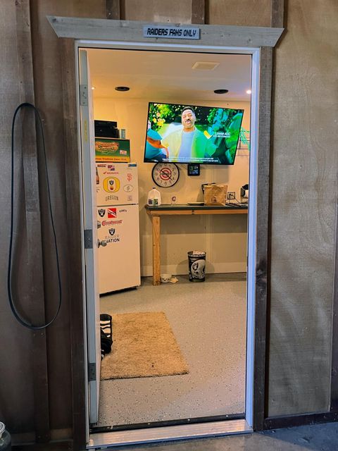 Tiny photo for 51332 Preble Way, La Pine, OR 97739 (MLS # 220189211)