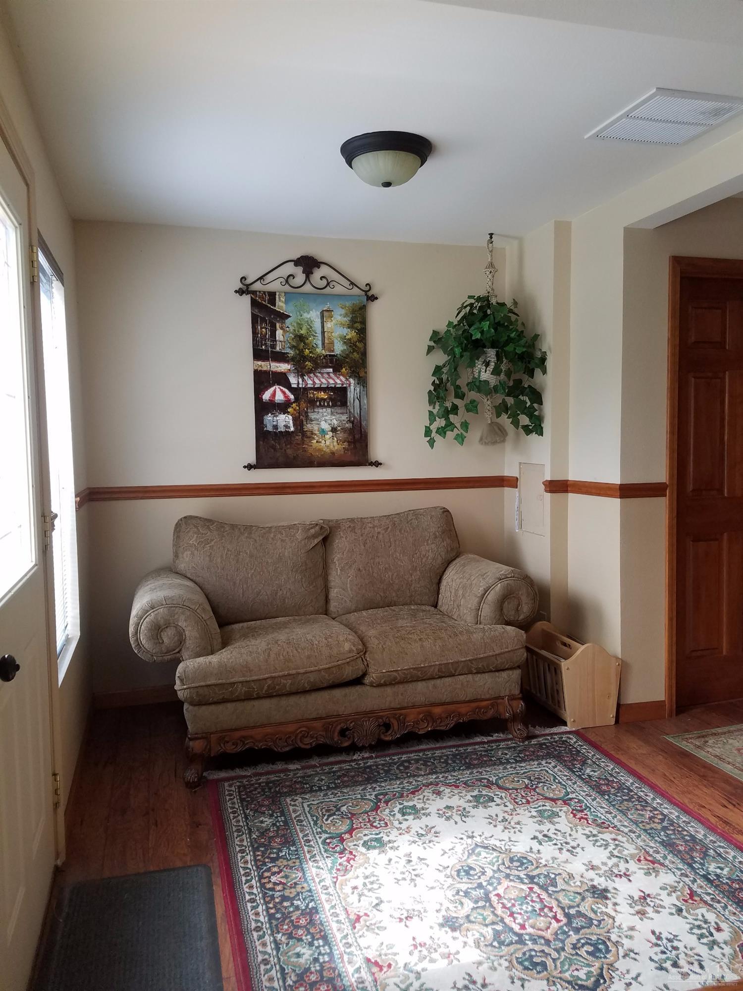 Deschutes - Commercial Sale