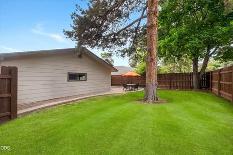 Tiny photo for 1531 NW 10th Street, Bend, OR 97703 (MLS # 220222985)