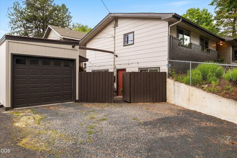 Tiny photo for 1531 NW 10th Street, Bend, OR 97703 (MLS # 220222985)