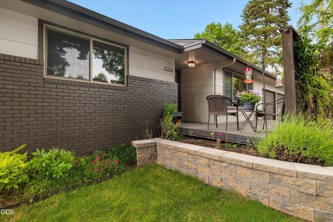 Photo of 1531 NW 10th Street, Bend, OR 97703 (MLS # 220222985)