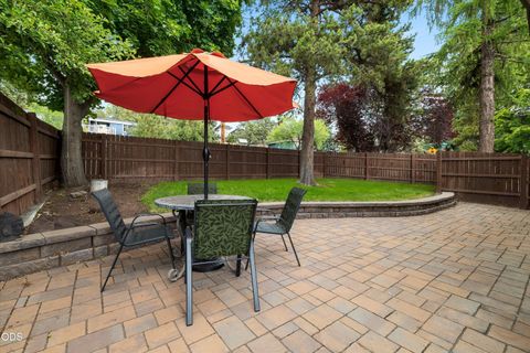 Tiny photo for 1531 NW 10th Street, Bend, OR 97703 (MLS # 220222985)