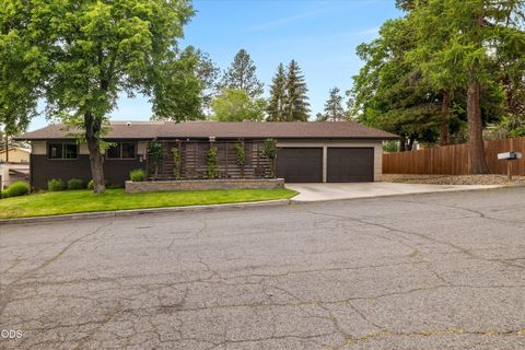 Tiny photo for 1531 NW 10th Street, Bend, OR 97703 (MLS # 220222985)