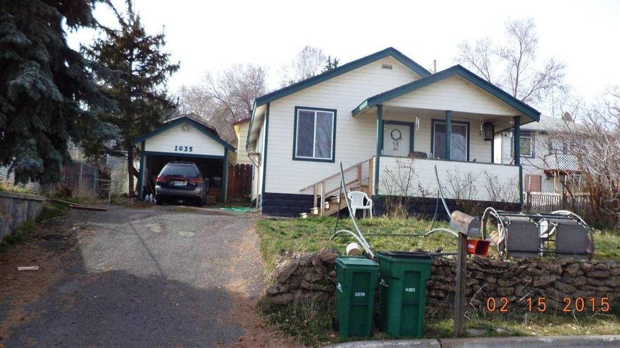 Cute Home, Nicely Updated With New Vinyl, Carpets, Bathroom & Kitchen. Located Close To Local High School, Shopping, College & Hospital. Home Is Hud Approved. Basement Is 432 Sqft