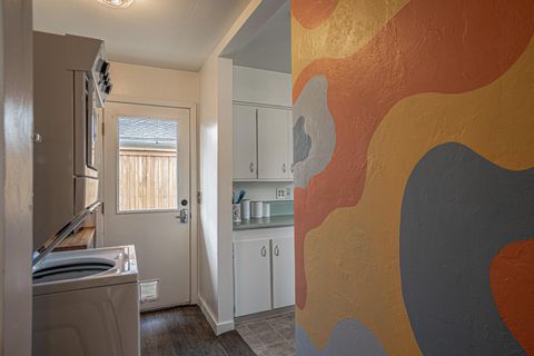 Tiny photo for 512 SE 10th Street, Grants Pass, OR 97526 (MLS # 220217258)