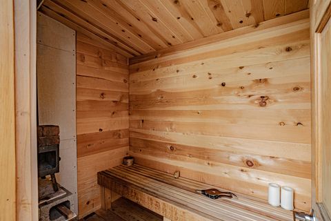 Tiny photo for 512 SE 10th Street, Grants Pass, OR 97526 (MLS # 220217258)