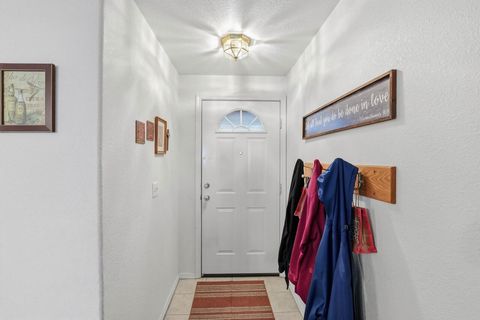 Tiny photo for 533 Brittni Lane, Central Point, OR 97502 (MLS # 220215596)