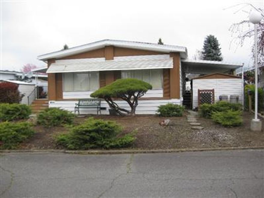 Can't Beat this Price! Come take a look at this very nice 2 bedroom, 2 bath Mobile in RogueLea Estates 55+ Park. Water, sewer & trash are included in the Park rent. All measurements are approximate. Information may be subject to change.