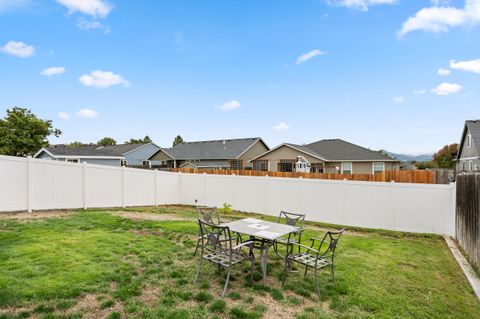 Tiny photo for 628 Barton Road, Eagle Point, OR 97524 (MLS # 220219326)