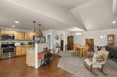Tiny photo for 628 Barton Road, Eagle Point, OR 97524 (MLS # 220219326)
