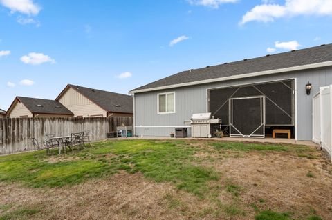 Tiny photo for 628 Barton Road, Eagle Point, OR 97524 (MLS # 220219326)