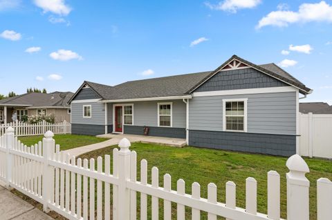 Tiny photo for 628 Barton Road, Eagle Point, OR 97524 (MLS # 220219326)
