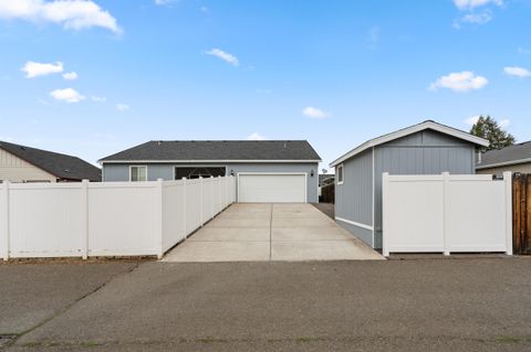 Tiny photo for 628 Barton Road, Eagle Point, OR 97524 (MLS # 220219326)