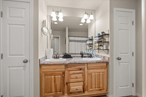 Tiny photo for 628 Barton Road, Eagle Point, OR 97524 (MLS # 220219326)