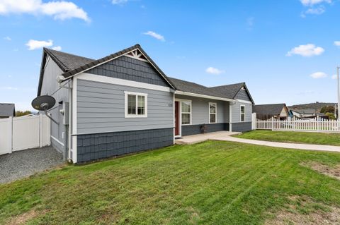 Tiny photo for 628 Barton Road, Eagle Point, OR 97524 (MLS # 220219326)