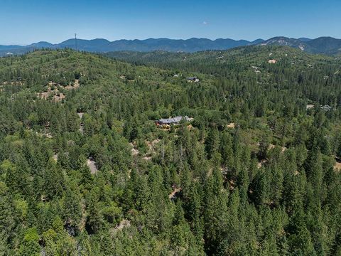 Tiny photo for 300 Work Lane, Grants Pass, OR 97527 (MLS # 220213906)