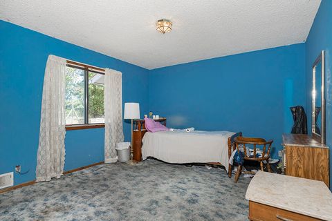 Tiny photo for 300 Work Lane, Grants Pass, OR 97527 (MLS # 220213906)