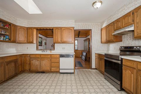 Tiny photo for 300 Work Lane, Grants Pass, OR 97527 (MLS # 220213906)