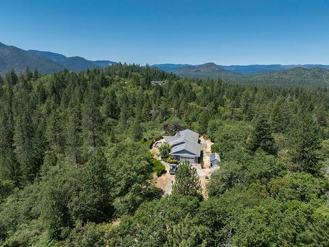 Tiny photo for 300 Work Lane, Grants Pass, OR 97527 (MLS # 220213906)