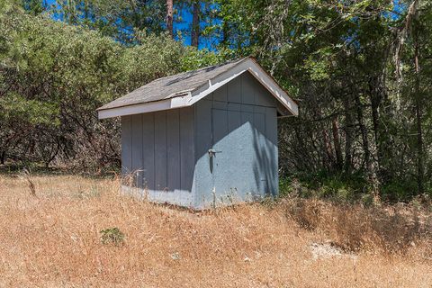 Tiny photo for 300 Work Lane, Grants Pass, OR 97527 (MLS # 220213906)