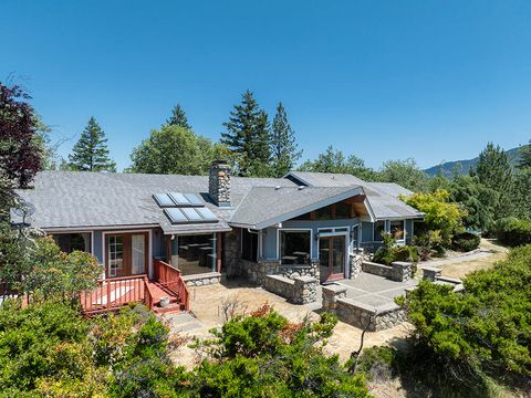 Tiny photo for 300 Work Lane, Grants Pass, OR 97527 (MLS # 220213906)