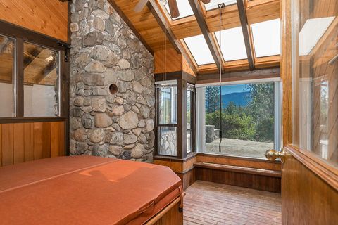 Tiny photo for 300 Work Lane, Grants Pass, OR 97527 (MLS # 220213906)